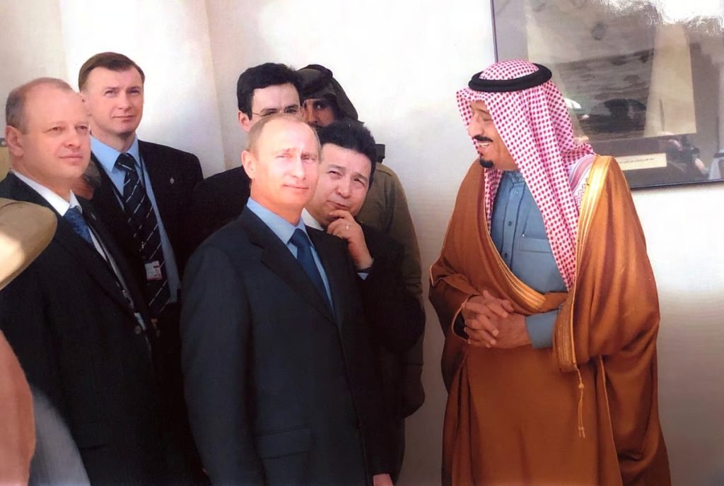 الرئيس بوتين عام 2007، في ضيافة الملك سلمان – الذي كان أميرًا للرياض في ذلك الوقت