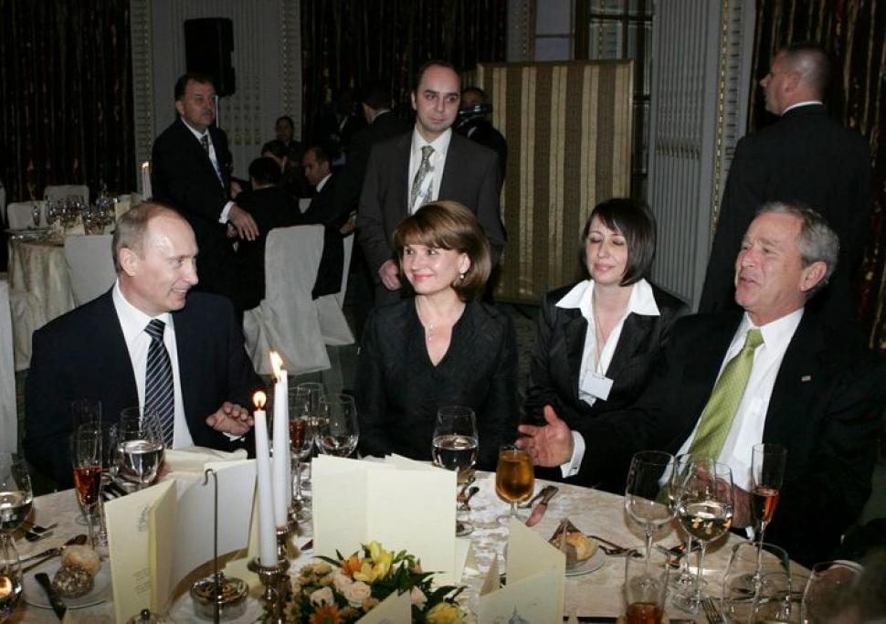 اجتماع بوتين وبوش في العاصمة الرومانية بوخارست 2008 – المصدر "المجلس الأطلسي"