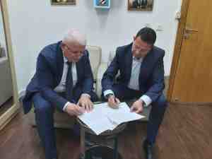 عمرو عبدالحميد وأومود ميرزاييف يوقعان اتفاقية التعاون