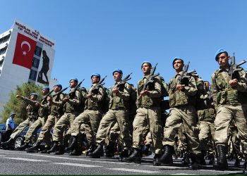 كيف يؤثر تعليق عضوية تركيا بمعاهدة القوات المسلحة التقليدية في سباق التسلح العالمي؟