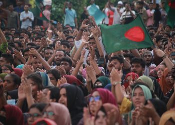 أخطار ثورة ملونة في بنغلاديش