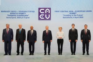 قمة سمرقند.. هل ترسخ التوغل الأوروبي في آسيا الوسطى؟