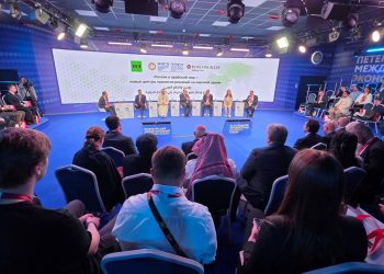 جلسة حوار حول التطور المتصاعد للعلاقات بين روسيا والدول العربية