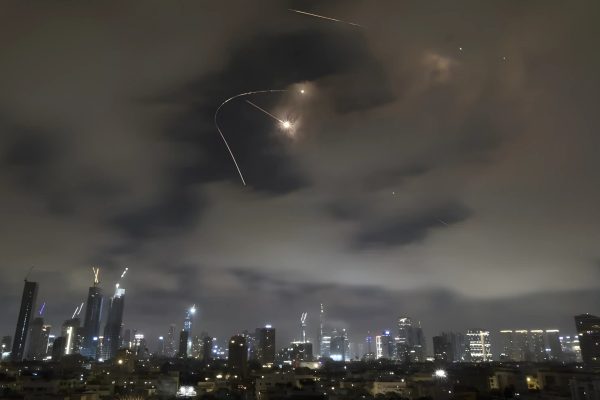 التصعيد الإسرائيلي- الإيراني.. الضربات العسكرية وتداعياتها الإقليمية