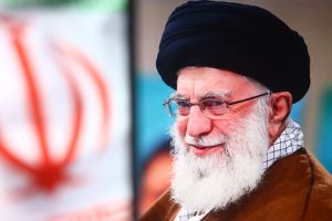 مستقبل القائد الأعلى الإيراني بين الاستهداف الخارجي واستمرار النظام