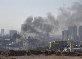 توتر سياسي تحول إلى حرب شوارع بين السلطة والمعارضة في شوارع السليمانية