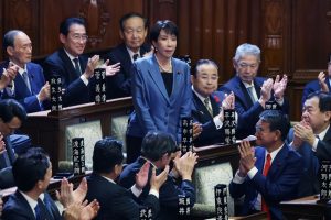 ساناي تاكايتشي.. تحولات السياسة اليابانية نحو اليمين المتشدد