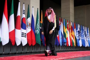 تأمين المستقبل.. كيف توازن دول الخليج بين أخطار الشرق واستقرار الغرب