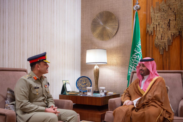 السعودية وباكستان.. من الدعم المالي إلى الشراكة الدفاعية