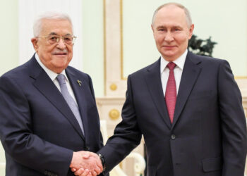 زيارة محمود عباس إلى موسكو.. أبعاد إستراتيجية في توقيت مفصلي