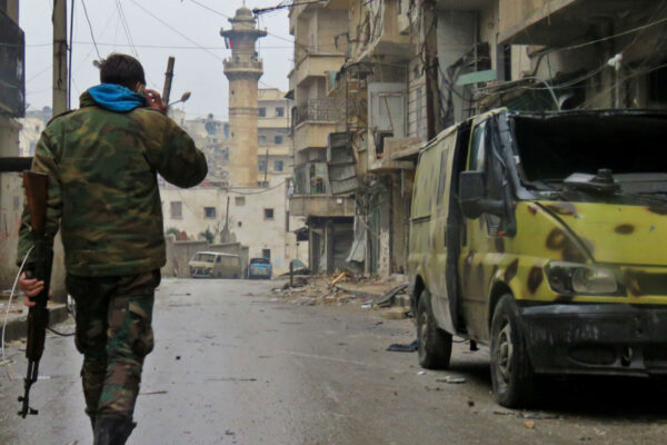 معارك طاحنة في حلب بين القوات الحكومية وقوات قسد ومباركة وصمت أمريكي