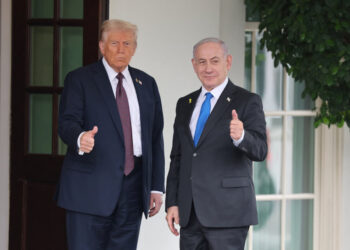 نتنياهو يخرج منتصرًا من لقاء ترمب.. دعم أمريكي ينعش آمال اليمين الإسرائيلي