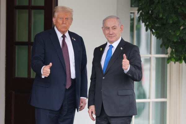 نتنياهو يخرج منتصرًا من لقاء ترمب.. دعم أمريكي ينعش آمال اليمين الإسرائيلي