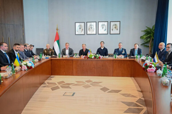 مفاوضات “أبو ظبي-2” تحت الصقيع والنار.. بين التشاؤم والتفاؤل