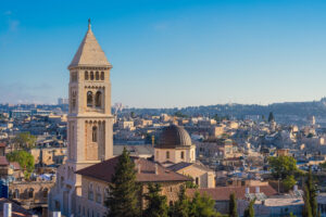 تصاعد عنف المستوطنين يهدد الوجود المسيحي في فلسطين وسط صمت أمريكي وتنديد دولي
