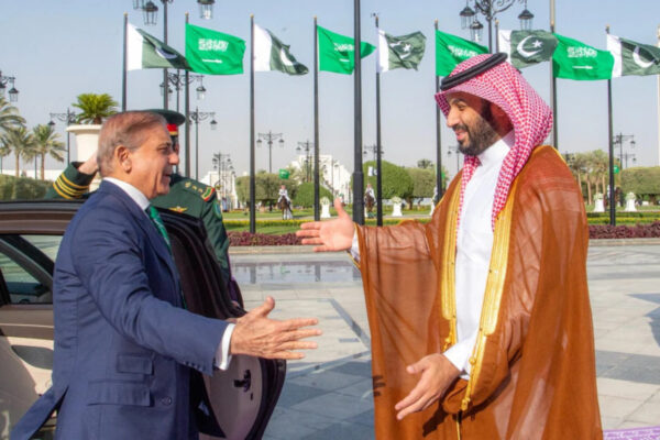 تفعيل الاتفاقية الدفاعية السعودية-الباكستانية.. دلالات الانتشار العسكري