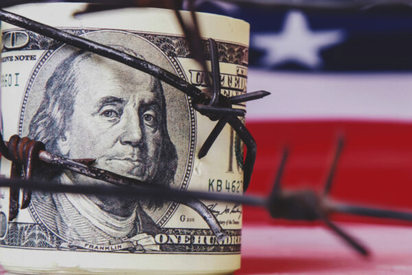 هل تحولت العقوبات الاقتصادية إلى سلاح يسرّع تراجع النفوذ الغربي؟